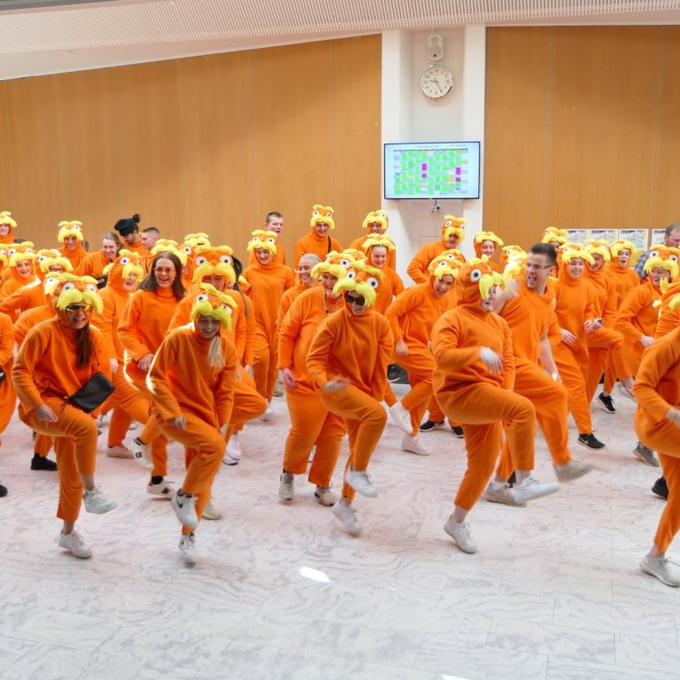 Dimmitantar dansa.