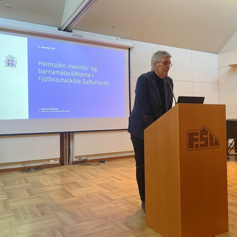 RÁÐHERRA MENNTAMÁLA Í HEIMSÓKN