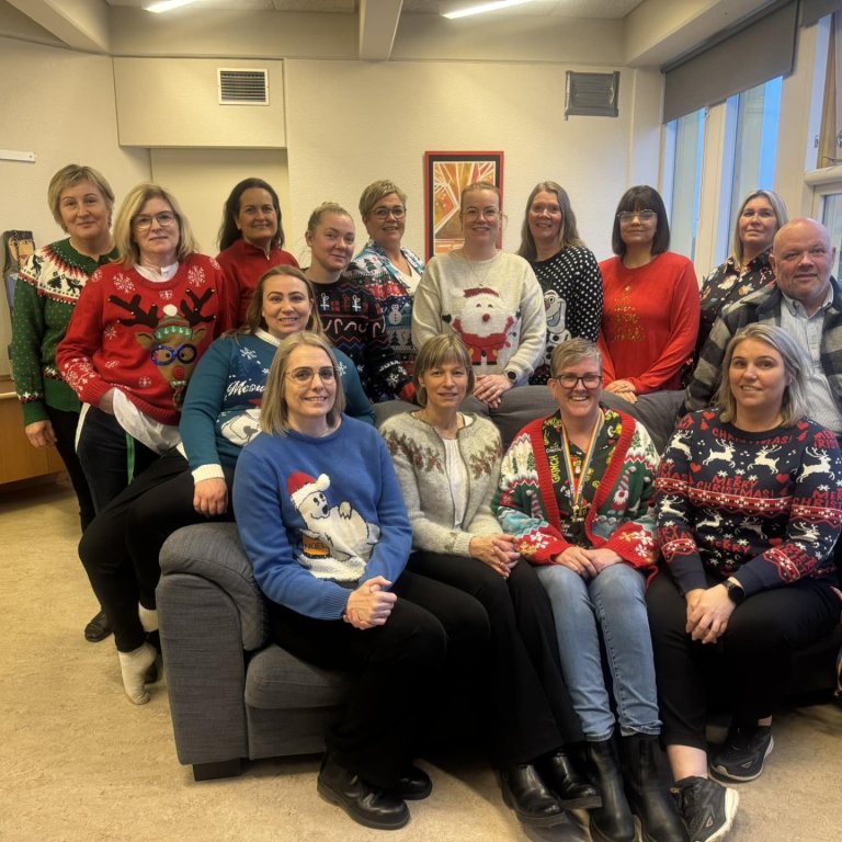 SKÓLASTARF KOMIÐ Á RÓL