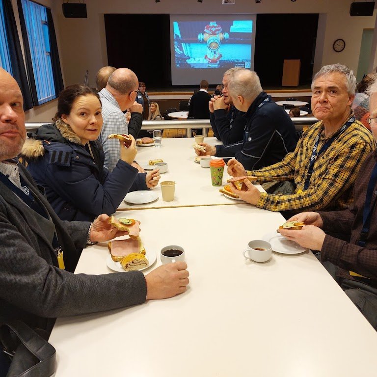ÁRANGURSRÍKUR ÞRÍSKÓLAFUNDUR