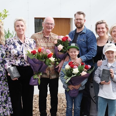 Garðyrkjuverðlaunahafar 2025 ásamt Höllu Tómasdóttur, forseta Íslands og Guðríði Helgadóttur, staðar…